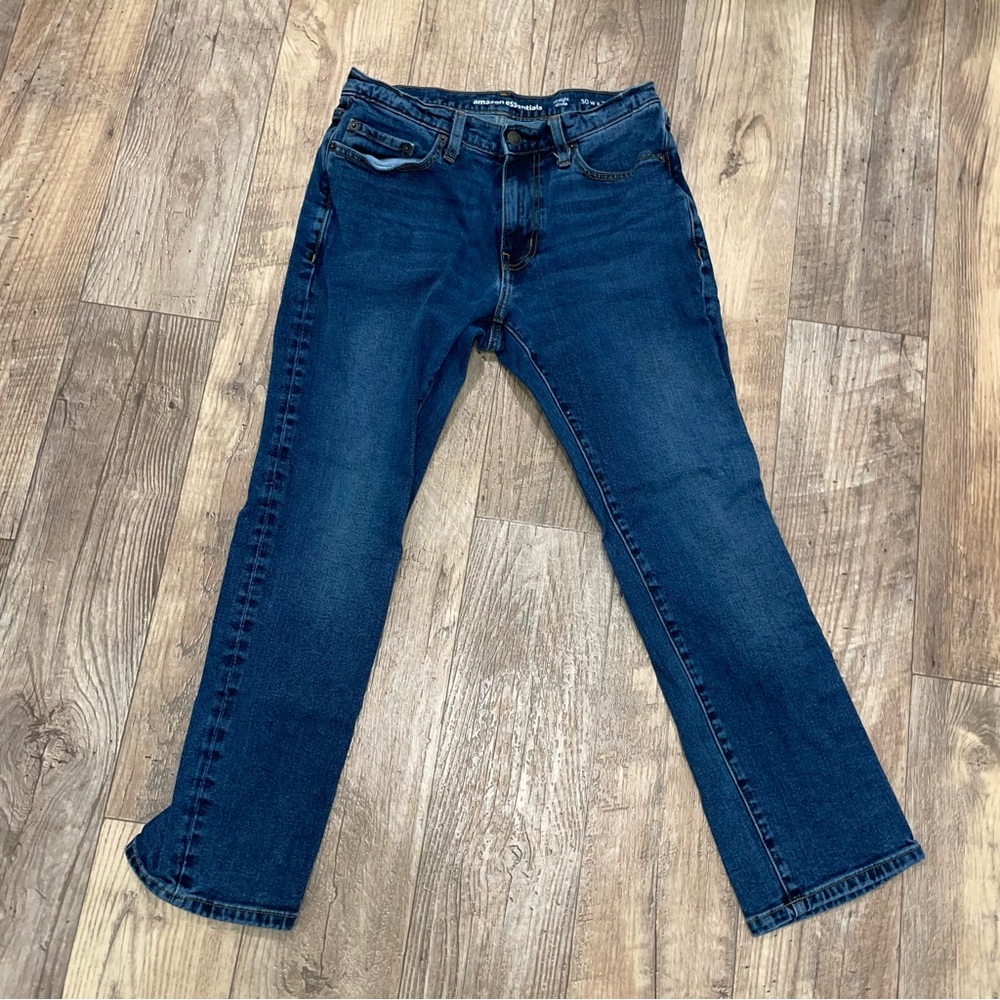 Amazon Essentials Women's Straight Leg Jeans - Dark Blue